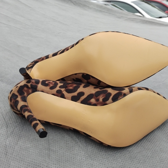 Heels - Picture 5 of 7